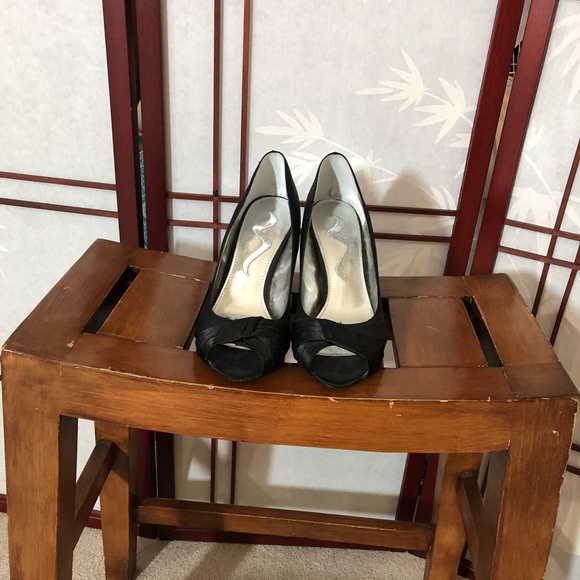 Nina Black Peep Toe Heels - Picture 3 of 4